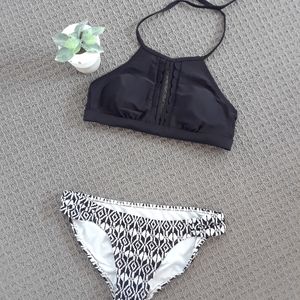 Kona Sol black & white bikini